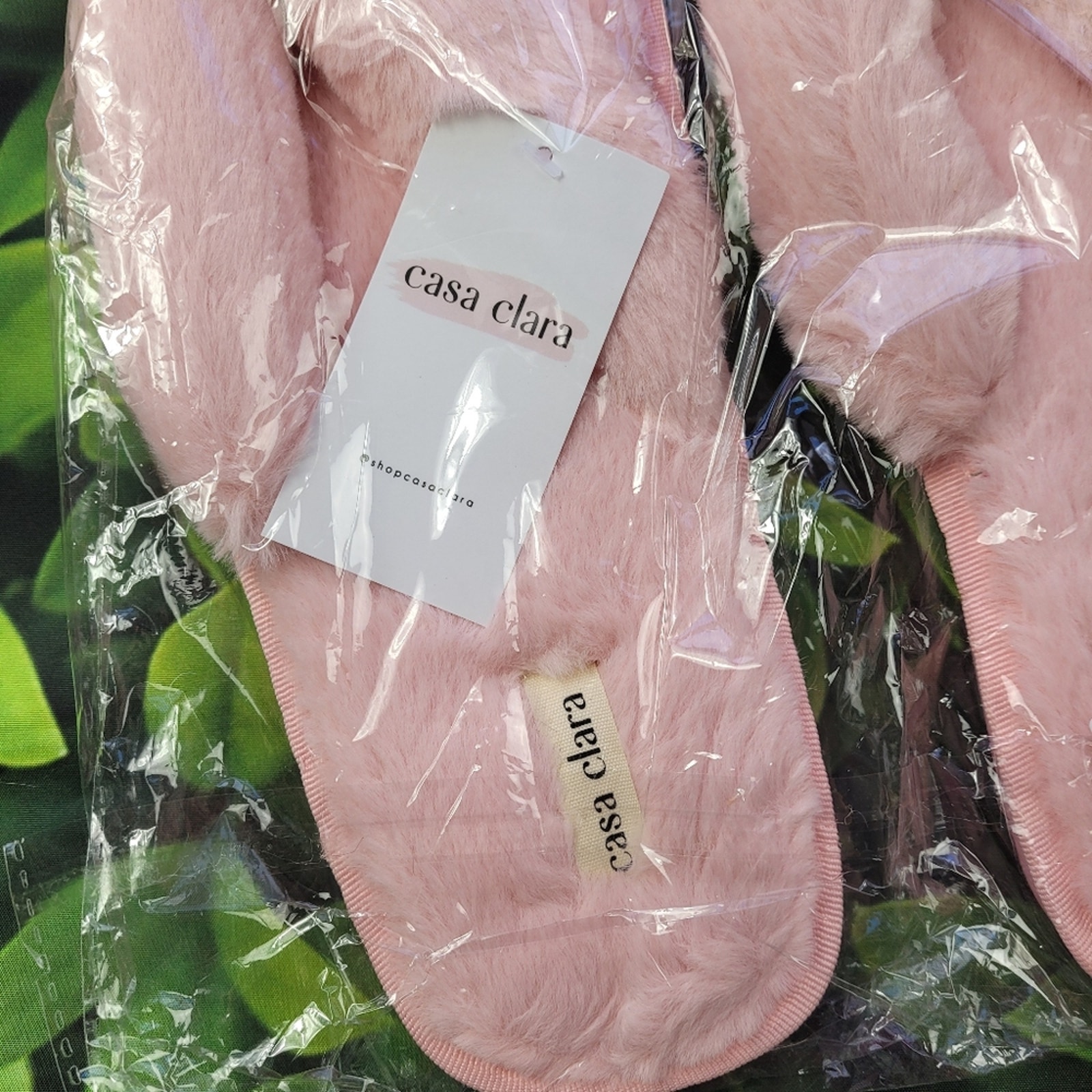 Nwt Casa Clara Light Pink Faux Fur Thong Spa Slipper Size Large (40-41) — image 7 of 8